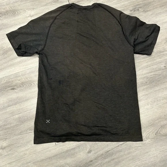 lululemon athletica charcoal Black Short Sleeve Tee - Picture 3 of 3